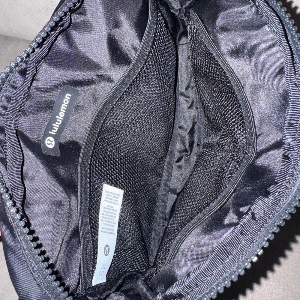 lululemon athletica - Everywhere Belt Bag Large 2L - Picture 3 of 7